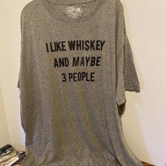 NEW Crazy Dog Size 4X T-shirt Men’s “I Like Whiskey And Maybe 3 People” Shirt - Picture 1 of 3
